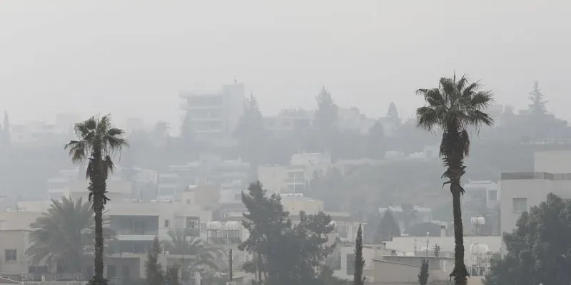 Επιστρέφει η σκόνη στην ατμόσφαιρα – «Αγγίζει» τους 31 βαθμούς ο υδράργυρος